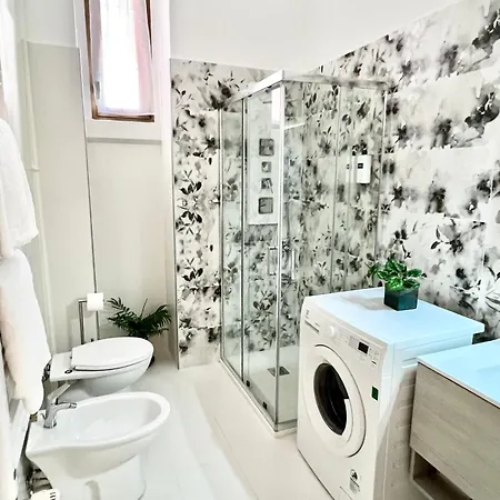 Lovely Centre דירה *